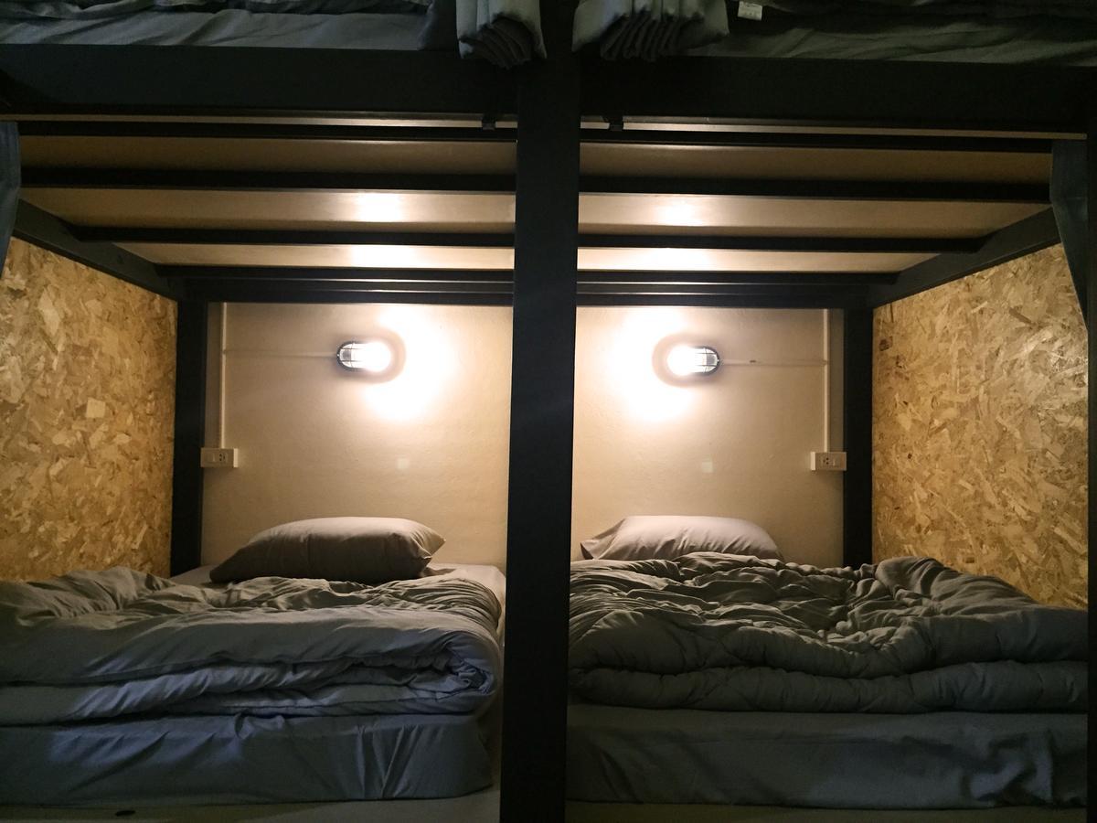 Fellow Hostel Чиангмай Екстериор снимка