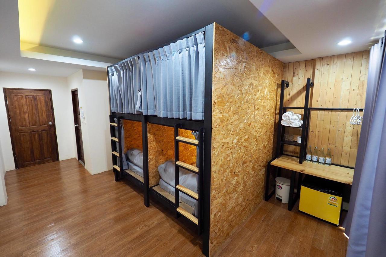 Fellow Hostel Чиангмай Екстериор снимка