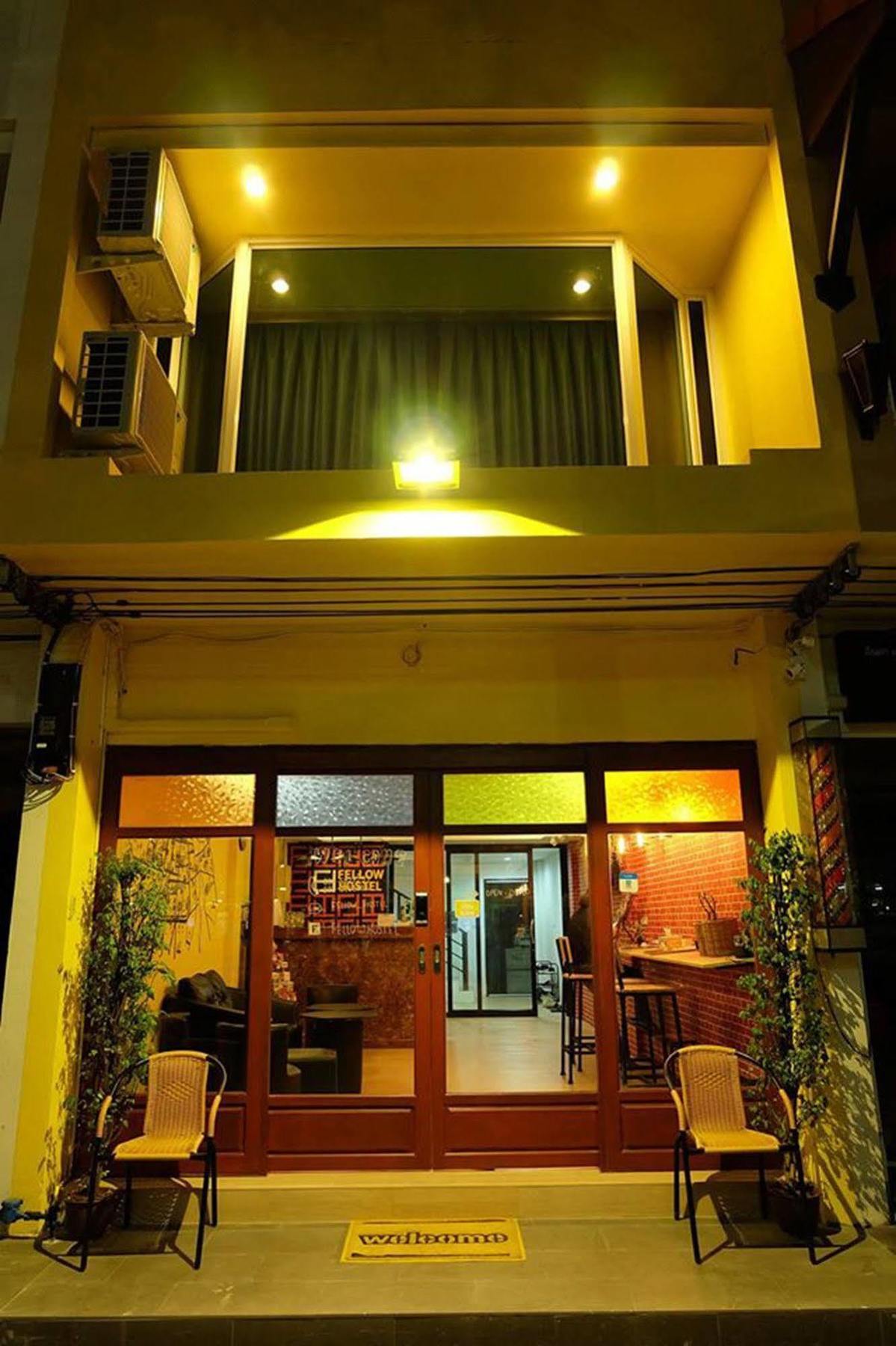 Fellow Hostel Чиангмай Екстериор снимка