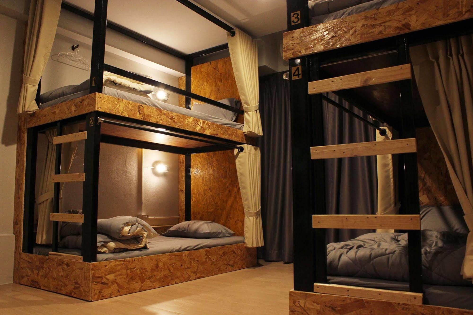 Fellow Hostel Чиангмай Екстериор снимка